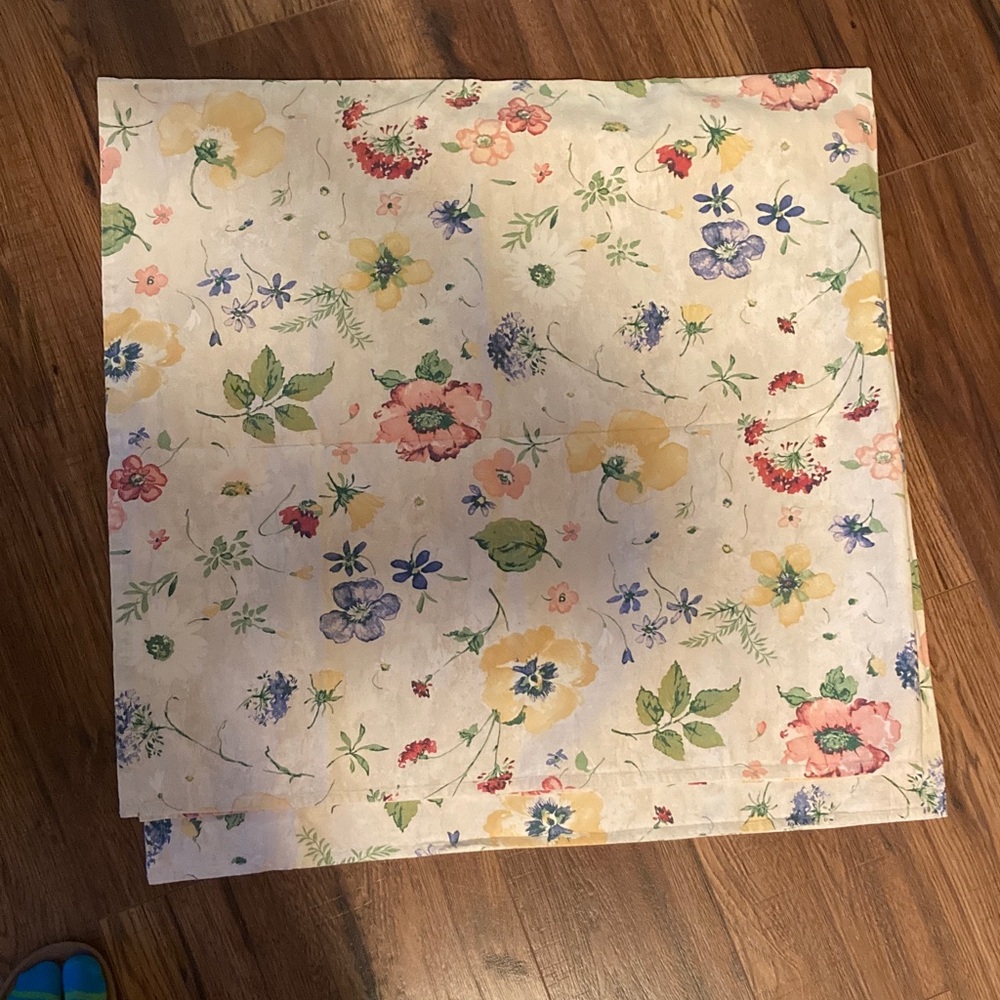 Floral Tablecloth - Cream with Multicolor  design.